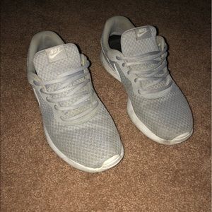 Nike Tanjun Gray